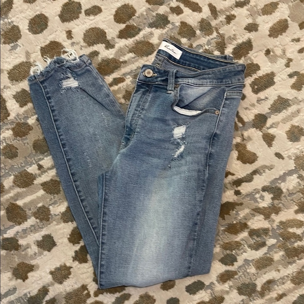 KanCan Distressed Cropped Women's Denim Jeans Medium Wash Mid Rise Size 28 / 9